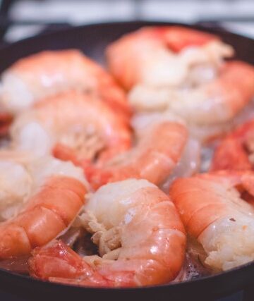 prawns in skillet